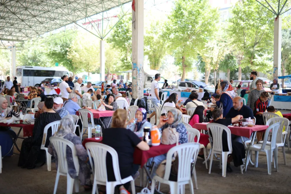 HANIMELİ PAZARI’NDA KIŞLIK ÜRÜNLERE YOĞUN İLGİ