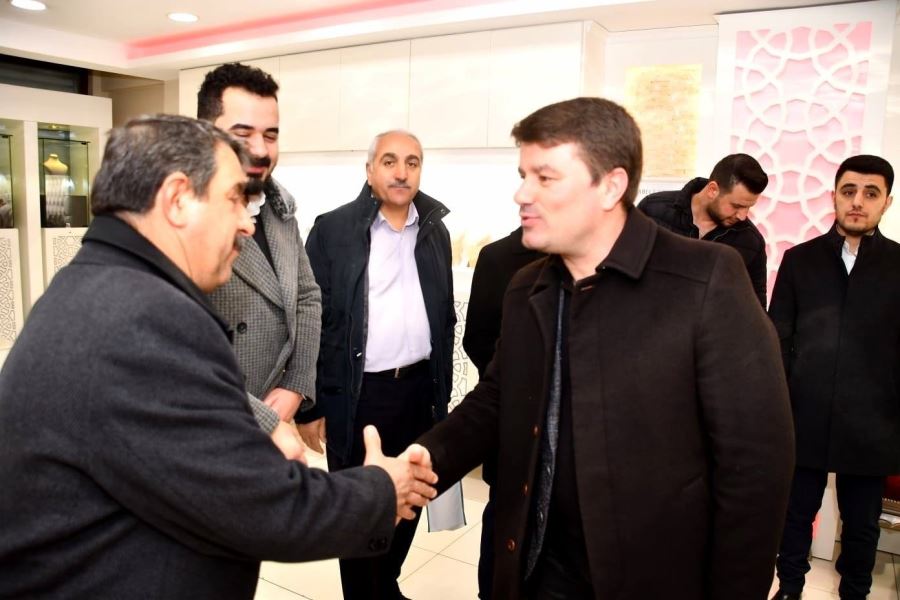 BAŞKAN DİNÇER KAPALI ÇARŞI ESNAFI İLE BİR ARAYA GELDİ