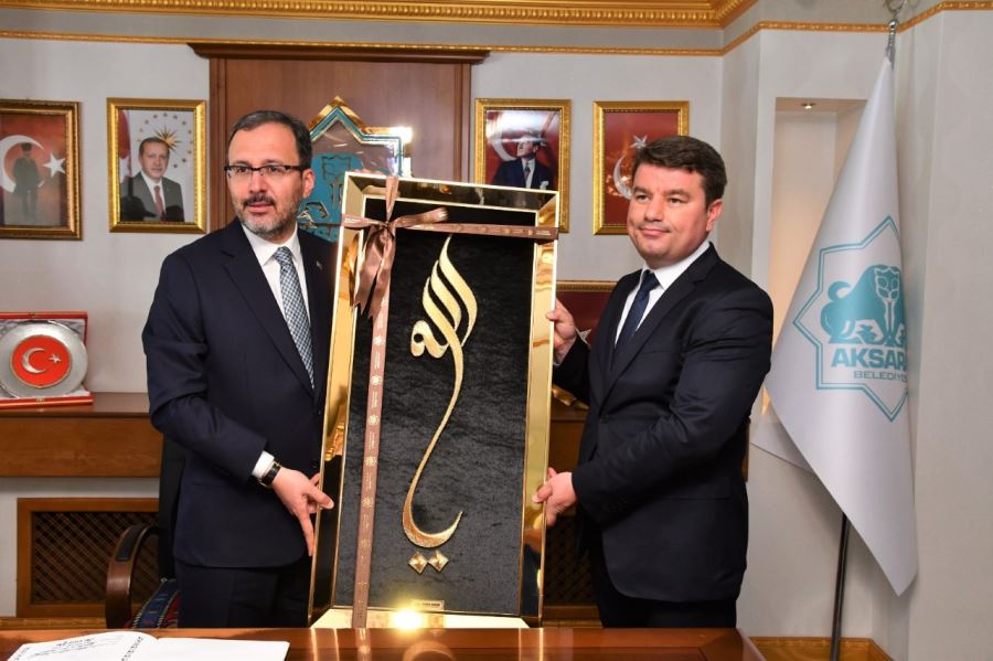 GENÇLİK VE SPOR BAKANI MUHARREM KASAPOĞLU AKSARAY BELEDİYESİNİ ZİYARET ETTİ