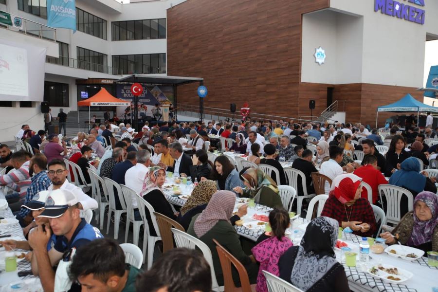AKSARAY BELEDİYESİ 3. GURBETÇİ BULUŞMASI PROGRAMI YOĞUN İLGİ GÖRDÜ.