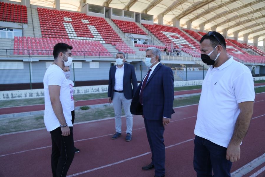 ADAYLAR, SPOR BİLİMLERİ FAKÜLTESİ ÖĞRENCİSİ OLMAK İÇİN PARKURDA