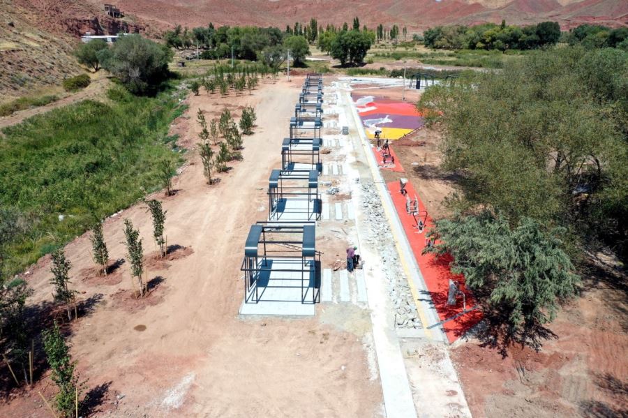 MİLLET BAHÇESİ’NDE ÇALIŞMALAR DEVAM EDİYOR