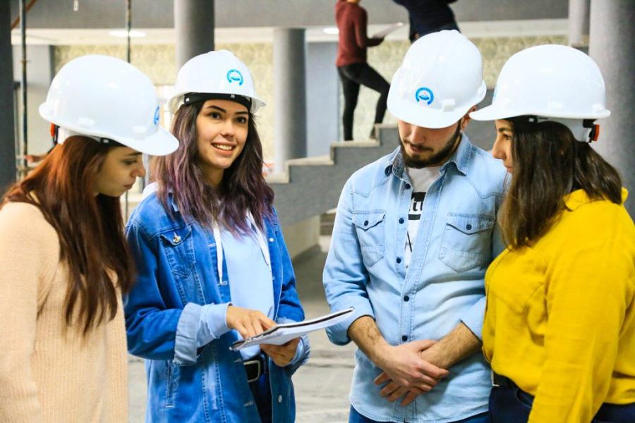 ÖĞRENCİLERİN ÜÇTE İKİSİ ÇALIŞTIĞI KURUMDAN İŞ TEKLİFİ ALIYOR