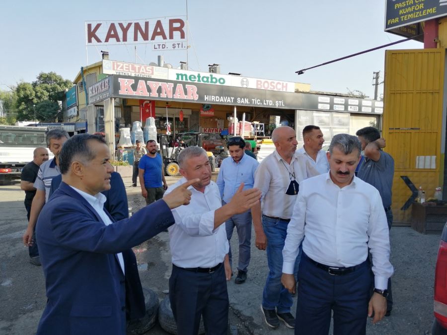AK PARTİ’DEN İŞYERİ YANAN ESNAFA ZİYARET