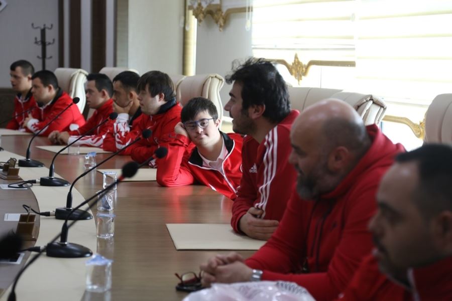 ÖZEL SPORCULAR DÜNYA ŞAMPİYONASINA HAZIRLANIYOR