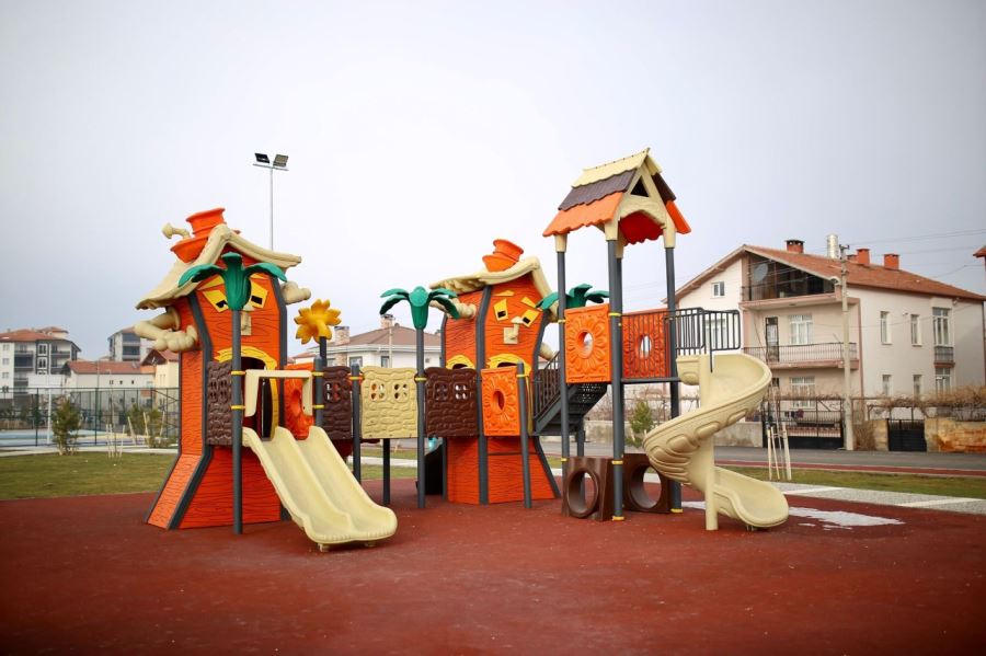 AKSARAY BELEDİYESİ PARK VE PEYZAJ ALANLARINDA BAHAR MESAİSİNE ERKEN BAŞLADI