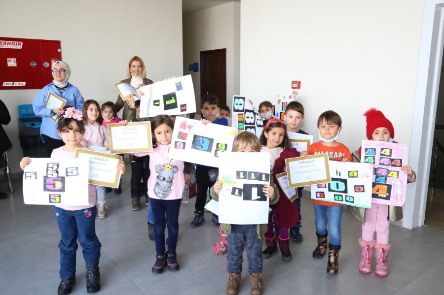 AKSARAY BİLİM MERKEZİ ARA TATİLDE ÇOCUKLARI EĞLENDİRİRKEN ÖĞRETİYOR