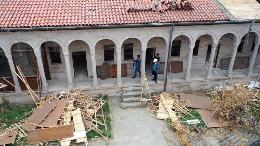 BEDRİYE MEDRESESİNDE RESTORASYON ÇALIŞMALARI DEVAM EDİYOR