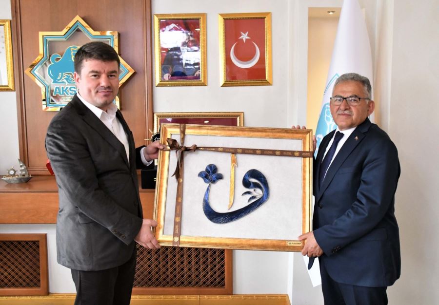 KAYSERİ BÜYÜKŞEHİR BELEDİYE BAŞKANI MEMDUH BÜYÜKKILIÇ, BELEDİYE BAŞKANI DİNÇER’İ ZİYARET ETTİ