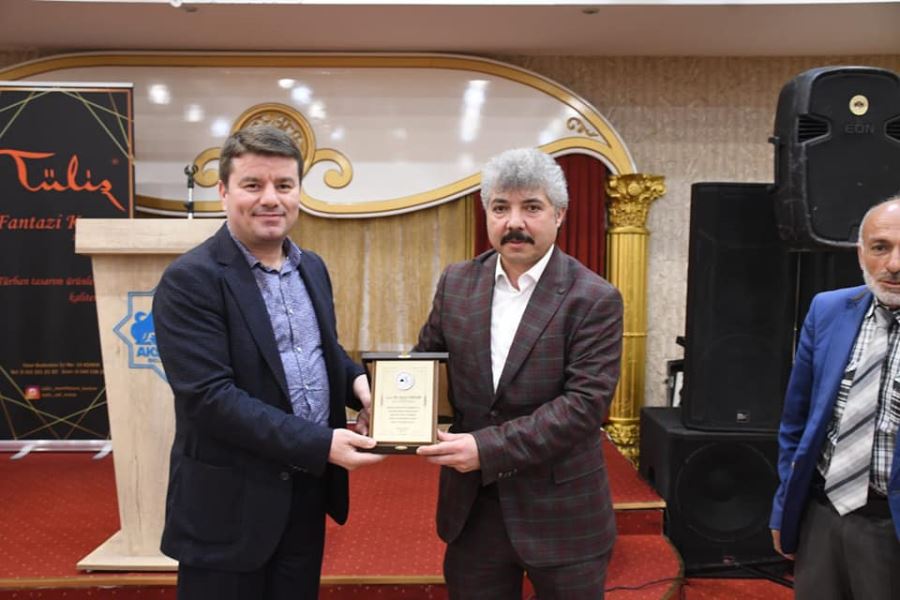 BAŞKAN DİNÇER BERBERLER VE KUAFÖRLER ODASININ İFTAR PROGRAMINDA ESNAFLARLA BULUŞTU