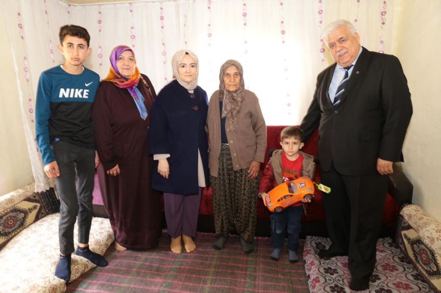 Eskil ilçesinde yaşayan şehit ailelerine ziyaret