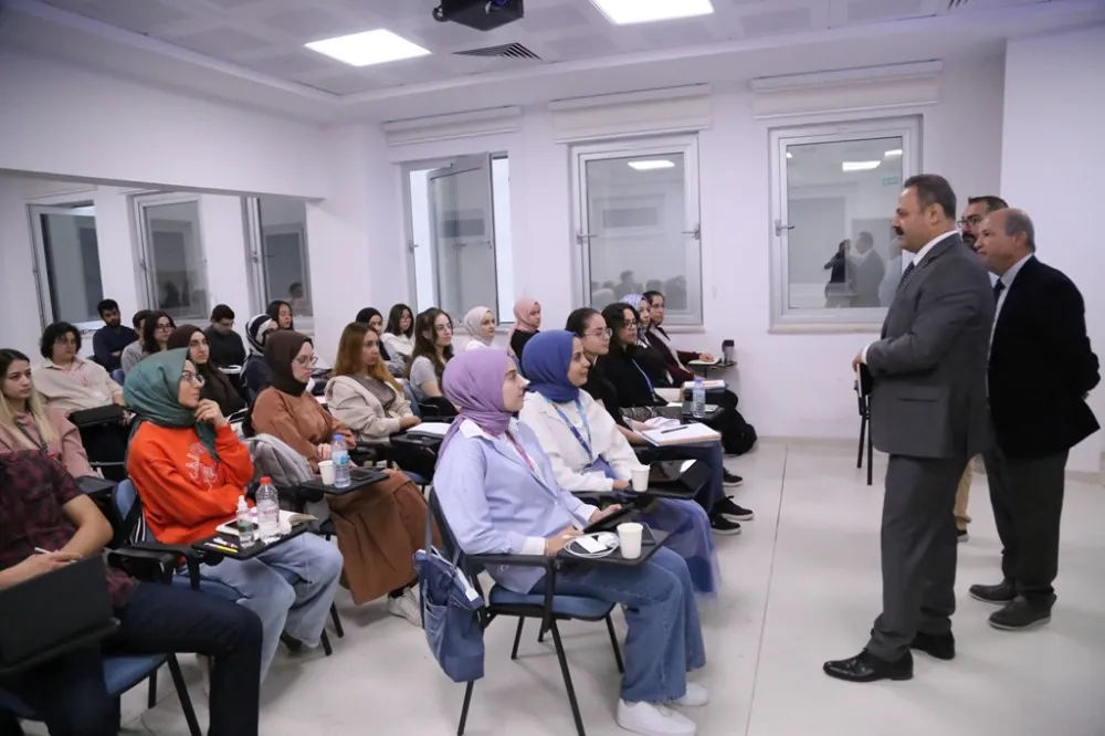 ASÜ REKTÖRÜ ARIBAŞ, HASTANEDEKİ ÖĞRENME ORTAMLARINI YERİNDE İNCELEDİ.
