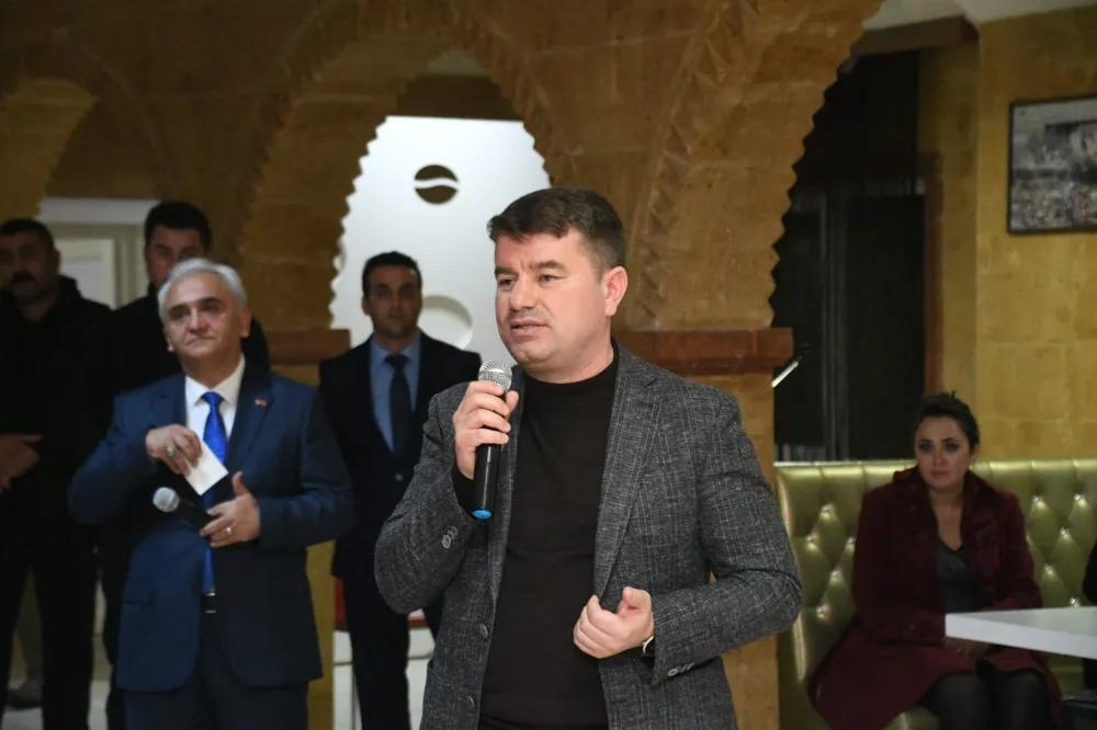 BAŞKAN DİNÇER  TUR REHBERLERİYLE BİRARAYA GELDİ