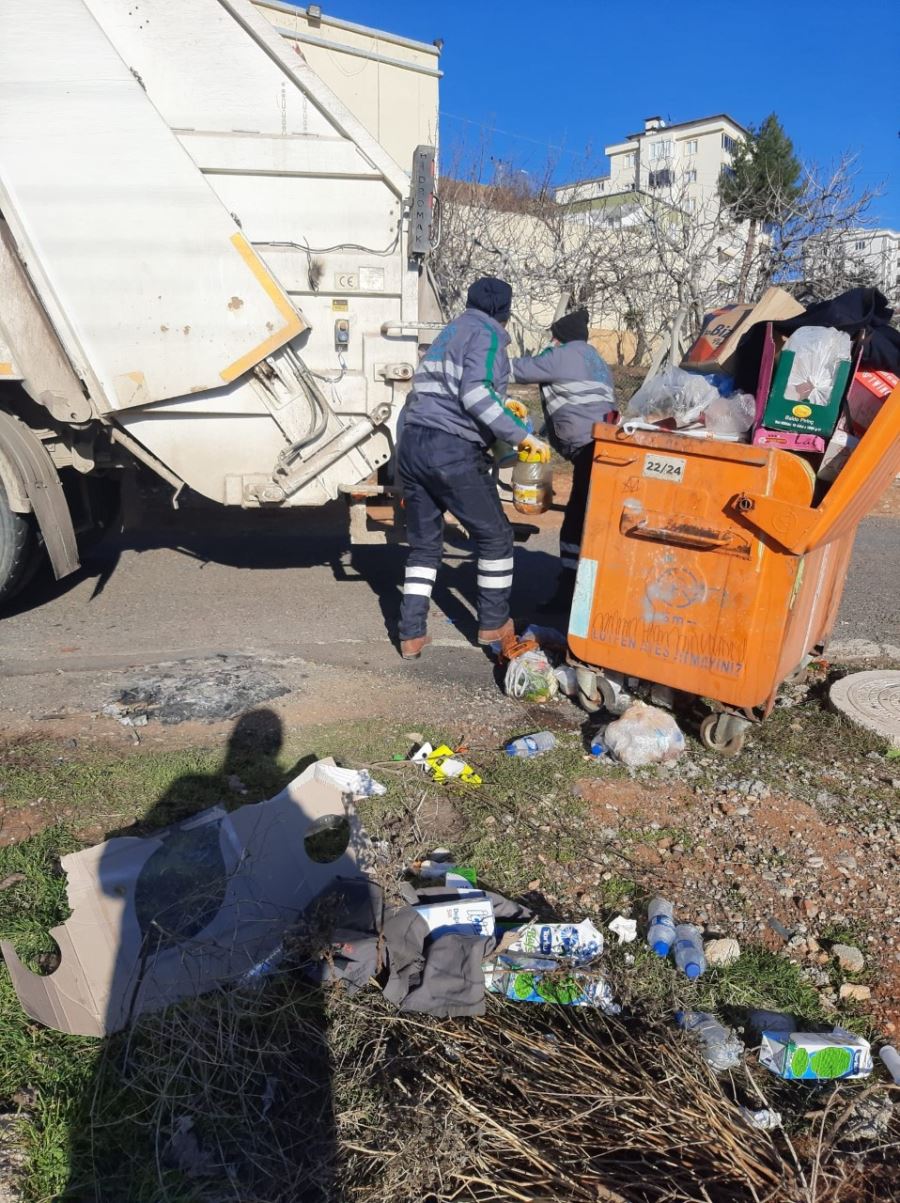 AKSARAY BELEDİYESİ TEMİZLİK İŞLERİ EKİPLERİ DEPREM BÖLGESİNDE
