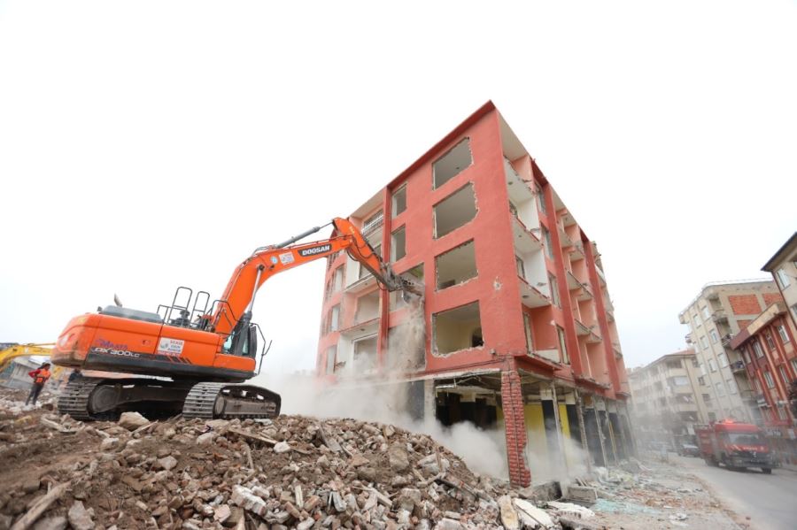 KAHRAMANMARAŞ DEPREMİ KENTSEL DÖNÜŞÜMÜN ÖNEMİNİ BİR KEZ DAHA ORTAYA ÇIKARDI