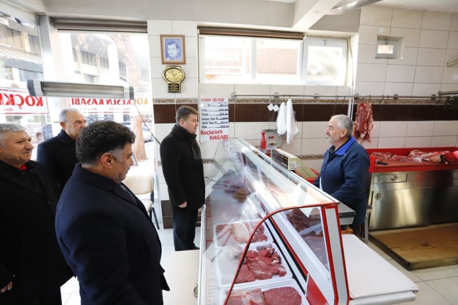 BAŞKAN DİNÇER AK PARTİ TEŞKİLATLARI İLE BİRLİKTE ESNAFLARI ZİYARET ETTİ