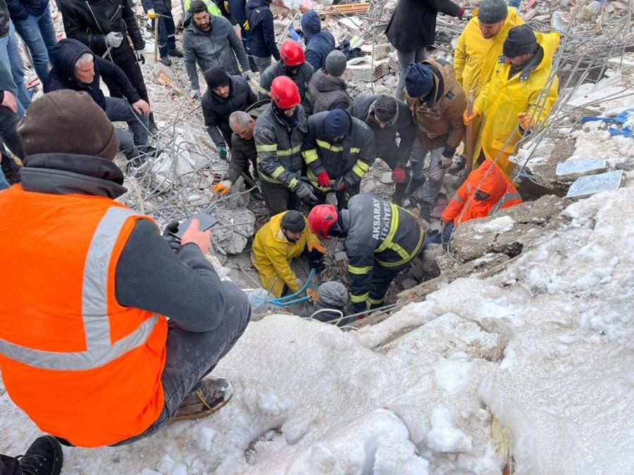 AKSARAY BELEDİYESİ ARAMA-KURTARMA EKİPLERİ DEPREM BÖLGESİNDE