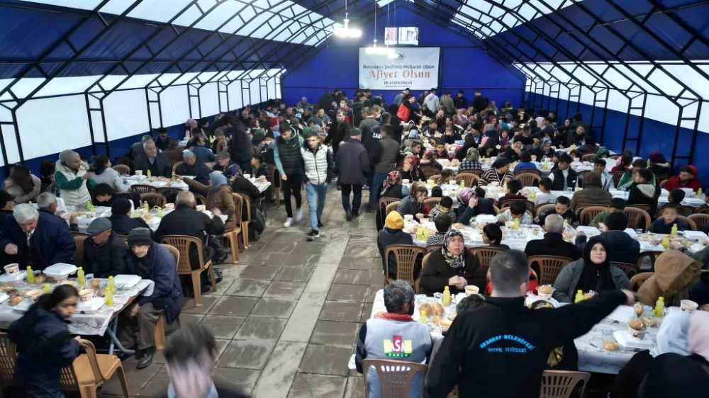 AKSARAY BELEDİYESİ HER GÜN 3 BİN VATANDAŞI AYNI SOFRADA BULUŞTURUYOR