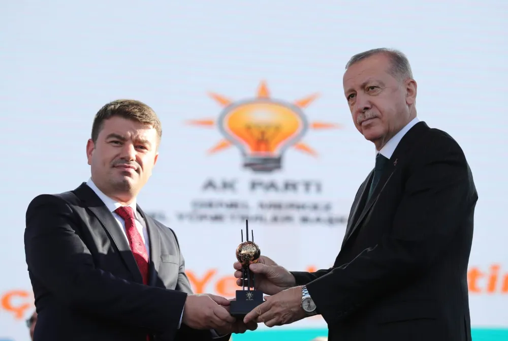 BAŞKAN DİNÇER; “AKSARAY, SAYIN CUMHURBAŞKANIMIZ RECEP TAYYİP ERDOĞAN’I BAĞRINA BASMAYA HAZIR.”