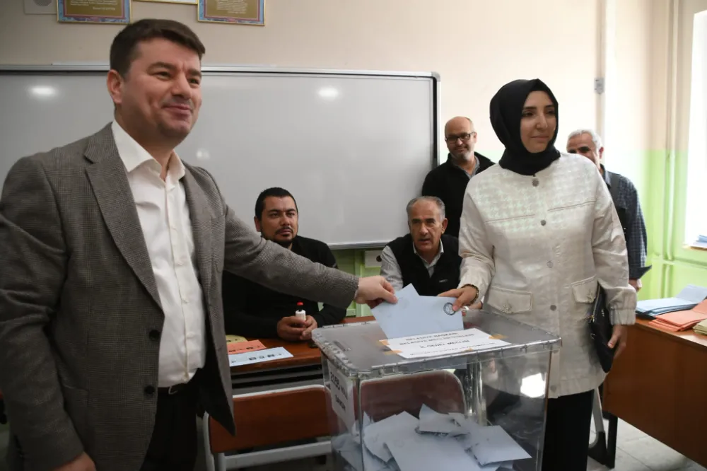 BAŞKAN DİNÇER OYUNU KULLANDI