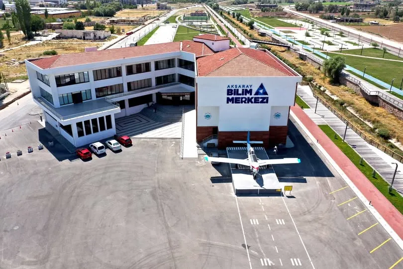 AKSARAY BİLİM MERKEZİNDE TEKNOLOJİ DESTEKLİ MATEMATİK EĞİTİMLERİ BAŞLIYOR
