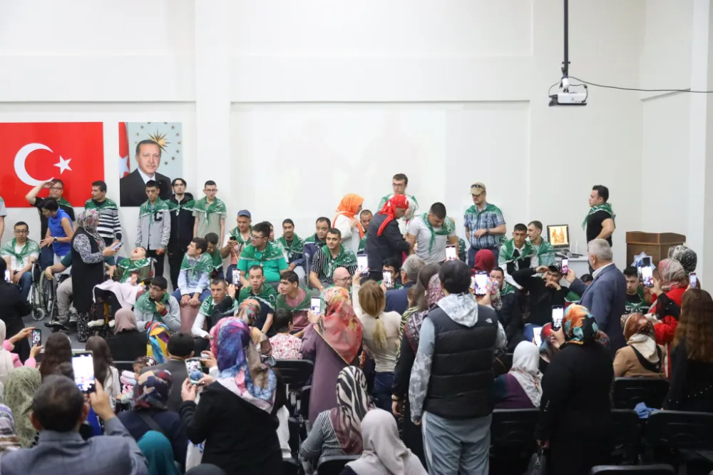 ENGELSİZ YAŞAM MERKEZİNDE ÖZEL BİREYLER İÇİN ASKER KINASI PROGRAMI DÜZENLENDİ